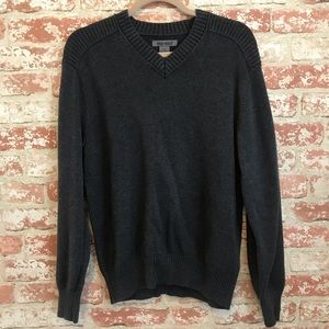 Spring & Mercer Grey V-Neck Sweater